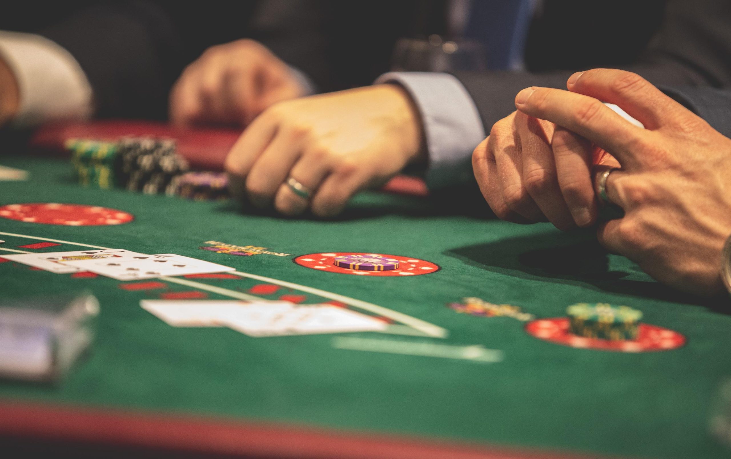 How Visual Design Shapes the Experience of Modern Slot Games